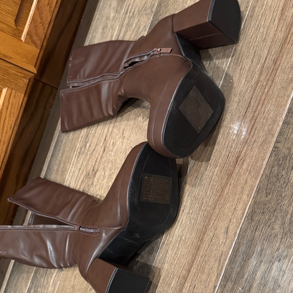 TOP Moda Dark Brown Heeled Boots - Picture 4 of 4